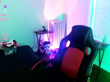Holyweed420  live sex cam