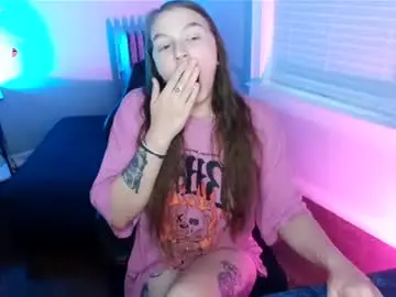 Holyweed420  live sex cam