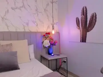 Karlla_brown  live sex cam