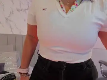 Karlla_brown  live sex cam