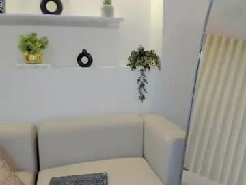 Karlla_brown  live sex cam