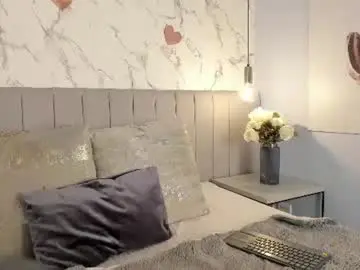 Karlla_brown  live sex cam