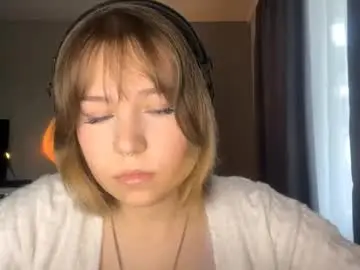 Lucretiagranthan  live sex cam