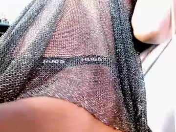 Moana_18  live sex cam