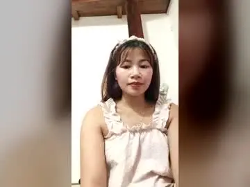 Nguyet2009  live sex cam