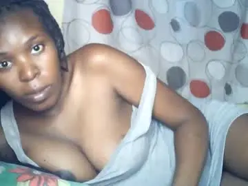 Sexxy_curvy23  live sex cam