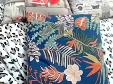 Squirtyeleanor  live sex cam