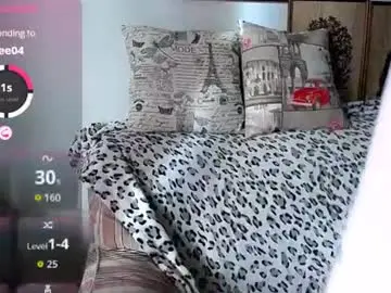 Squirtyeleanor  live sex cam