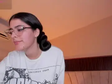 _niah_  live sex cam