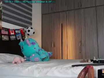 Cerecitaqueen  live sex cam