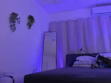 Divine_madness  live sex cam