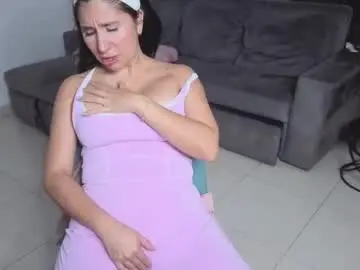 Lunagardners  live sex cam