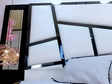 Manelykswift  live sex cam