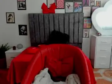 Nahomy04  live sex cam