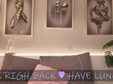 _victoria_hills  live sex cam