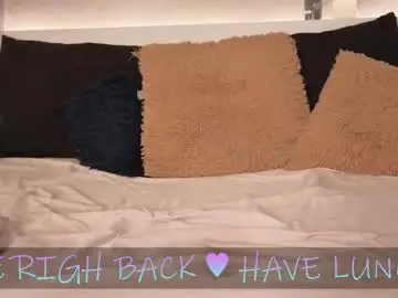 _victoria_hills  live sex cam