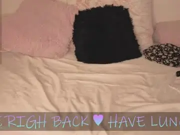 _victoria_hills  live sex cam