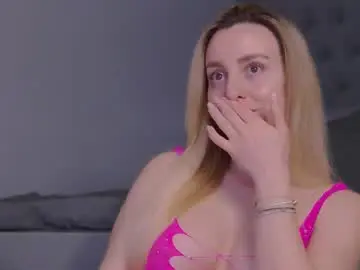 Alexiswhiteee  live sex cam