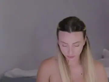 Alexiswhiteee  live sex cam