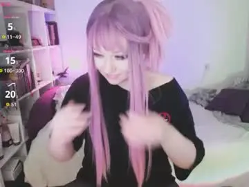 Eviecuster  live sex cam