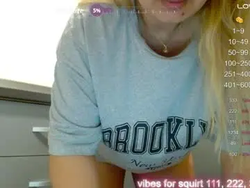 Jeniffer1313  live sex cam