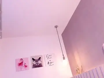 Liaguzman  live sex cam