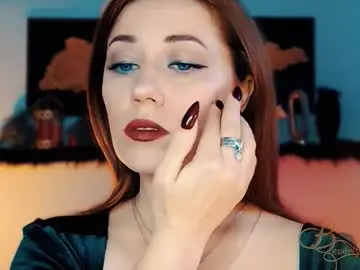 Missbeverlymills  live sex cam