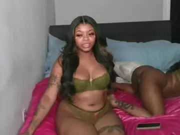 Promiseluxxx  live sex cam