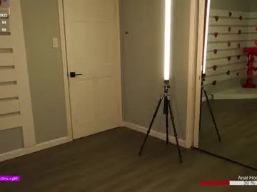 Rosiebones  live sex cam