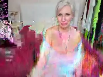 Urakraus  live sex cam