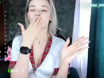 Your_small_bunny  live sex cam
