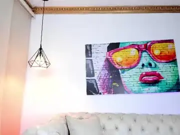 Bonihelove  live sex cam