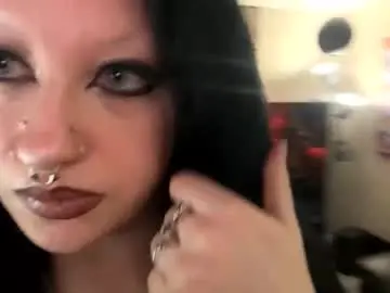 Destroyliv  live sex cam