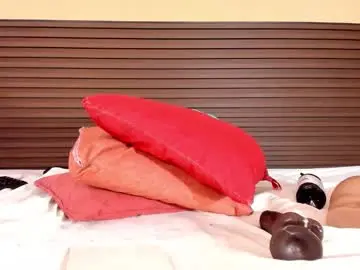 Kim_baker1  live sex cam