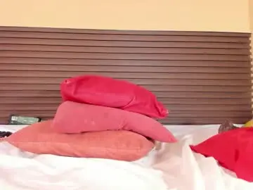 Kim_baker1  live sex cam