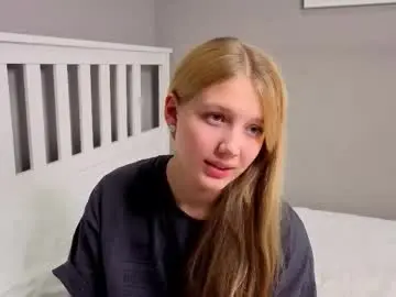 Lil_tasty33  live sex cam