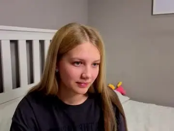 Lil_tasty33  live sex cam