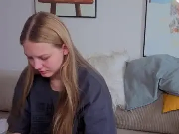 Lil_tasty33  live sex cam