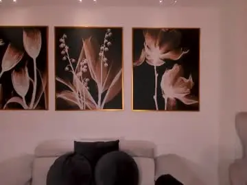 Niasalvatore  live sex cam