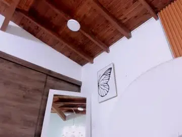 Snooky_clintonn  live sex cam