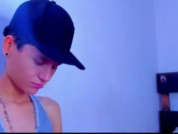 Zen_blossom13  live sex cam