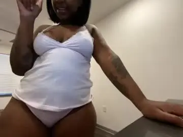 Zoemovesme  live sex cam