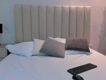 Criistal_blossom  live sex cam