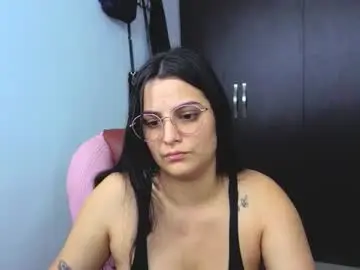 Cristal_hot07  live sex cam