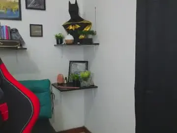 Cristal_hot07  live sex cam