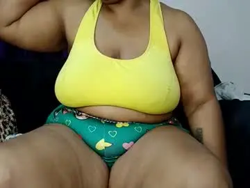 Curvy_essie  live sex cam