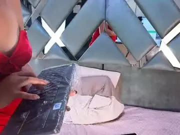 Elarablonde  live sex cam