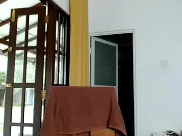 Glitter_doll  live sex cam