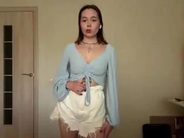 Halliedamiano  live sex cam