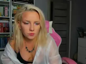 Julia__666  live sex cam